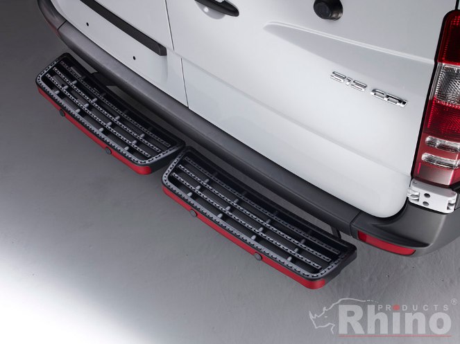 (image for) Maxus Deliver 9 - Twin step black - with reverse sensors