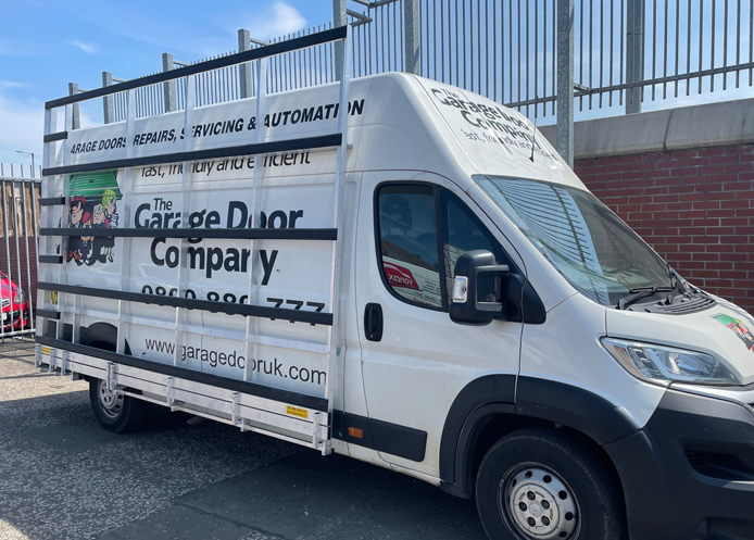 (image for) Relay (06-on) L2 H2 - Aluminium Glass Rack (LxH) 2900 x 2500