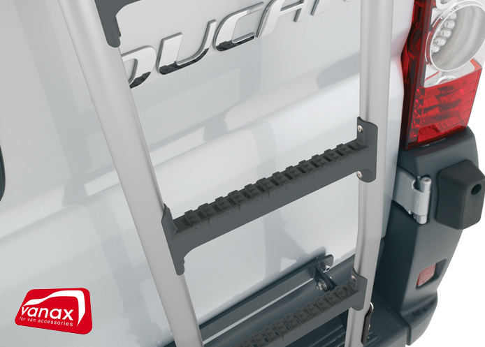 (image for) Deliver 9 (2022-on) L1 H1 - 7 rung Aluminium rear door ladder